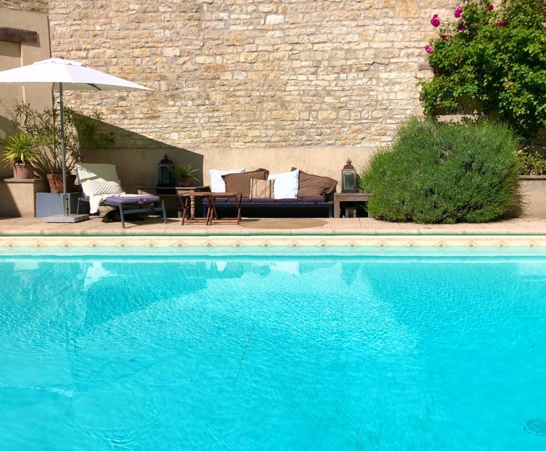 Bed and Breakfast La Cour des Délices Gigny  Exterior foto