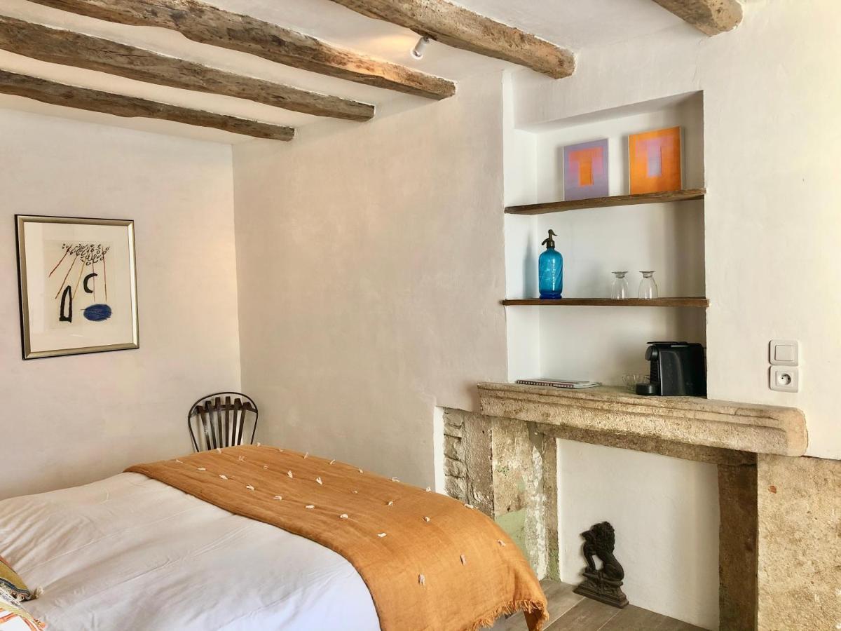 Bed and Breakfast La Cour des Délices Gigny  Exterior foto