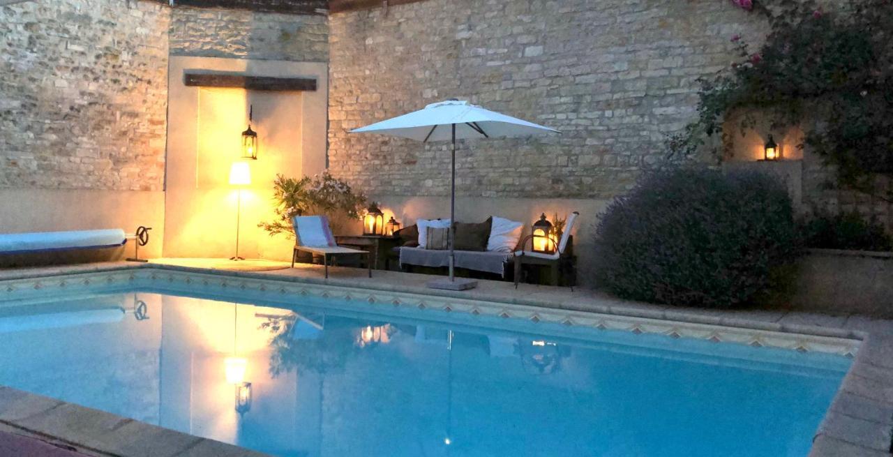 Bed and Breakfast La Cour des Délices Gigny  Exterior foto