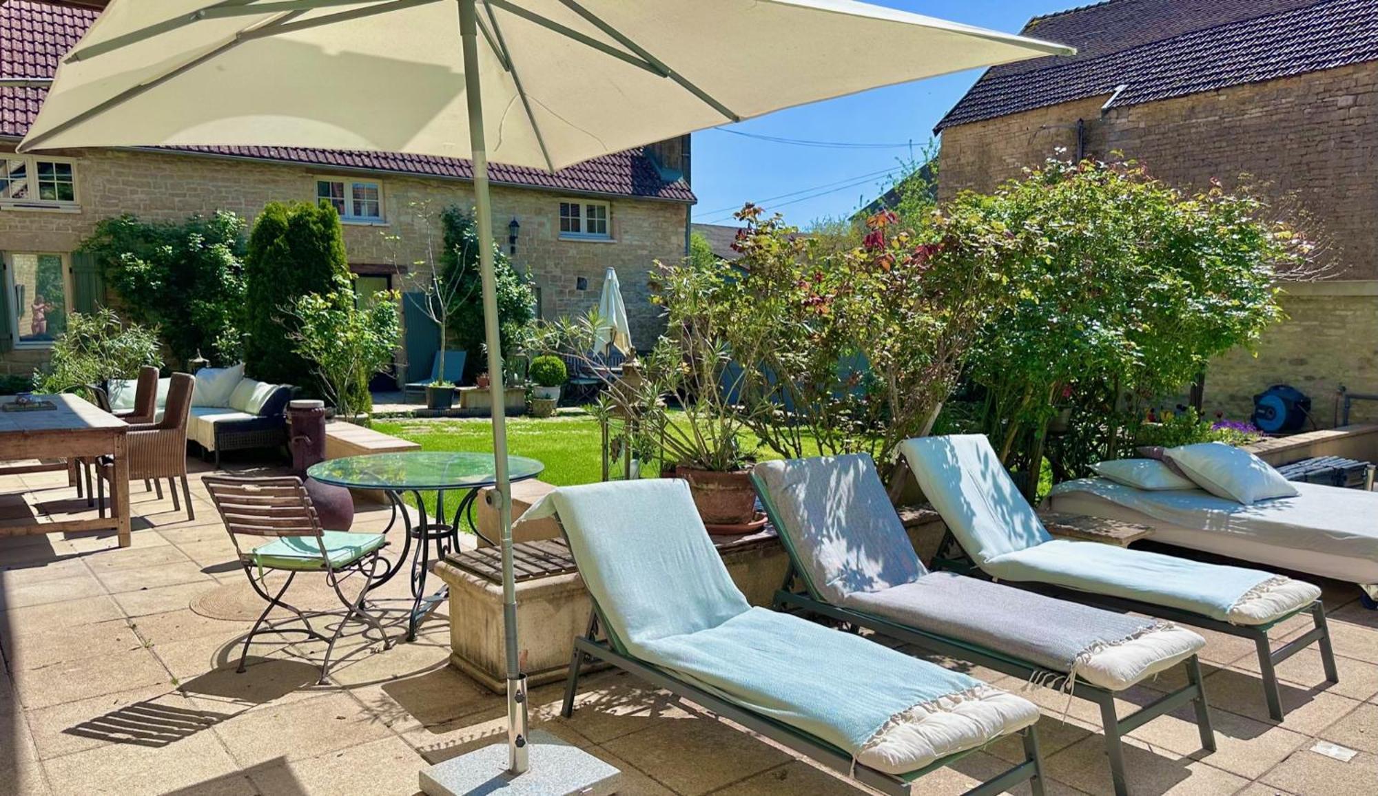Bed and Breakfast La Cour des Délices Gigny  Exterior foto